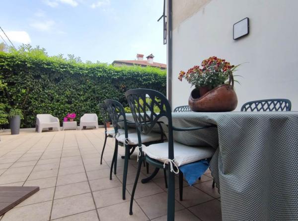 THIENE CENTRO - VILLA SINGOLA CON GIARDINO - GARAGE PER 5 AUTO