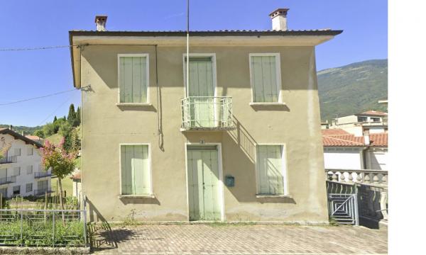 LUGO DI VICENZA - CASA INDIPENDENTE CON GIARDINO - SOGGIORNO, CUCINA , DUE CAMERE, RIPOSTIGLIO, CANTINA, BAGNO.