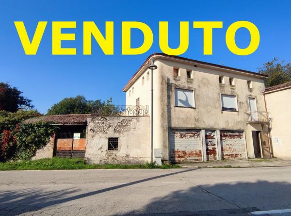 MONTECCHIO PRECALCINO - LEVA' - CASA PADRONALE CON 3.500 MQ. DI TERRENO