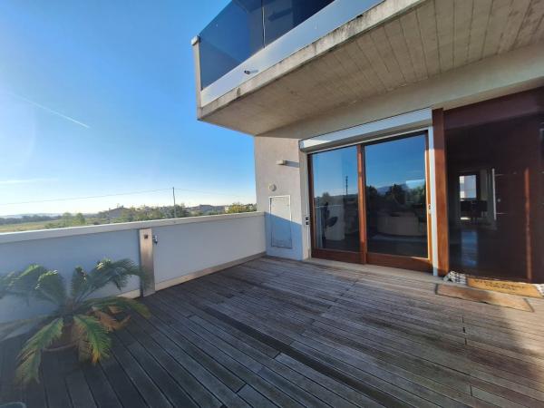 THIENE - ATTICO INDIPENDENTE CON TERRAZZI INTROVABILI CON GARAGE